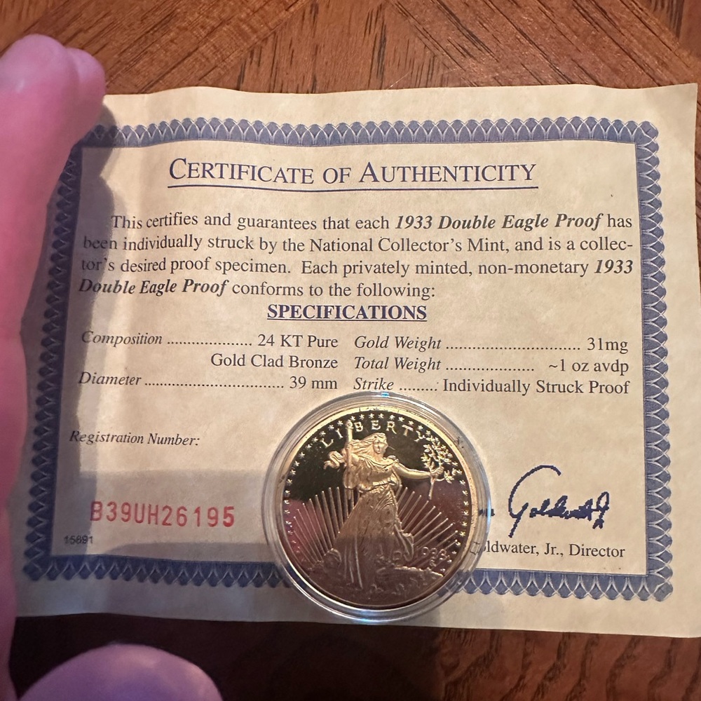 1933 Double Eagle Proof Coin Replica with Certificate and A Free Mint Set